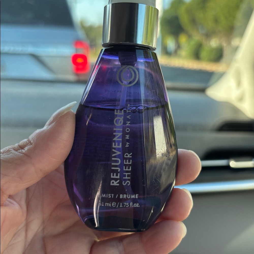 Rejuveniqe Sheer Mist by Monat